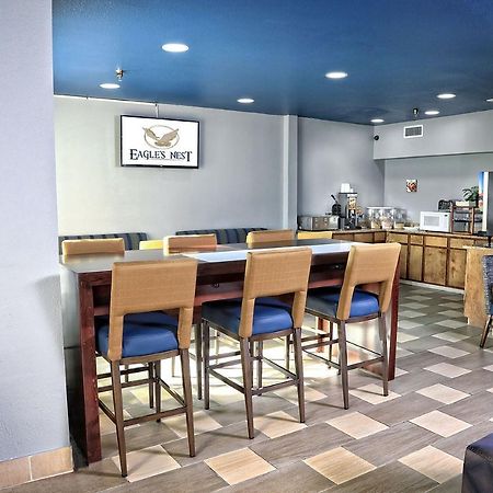 Eagles Nest Inn Стейтсборо Экстерьер фото